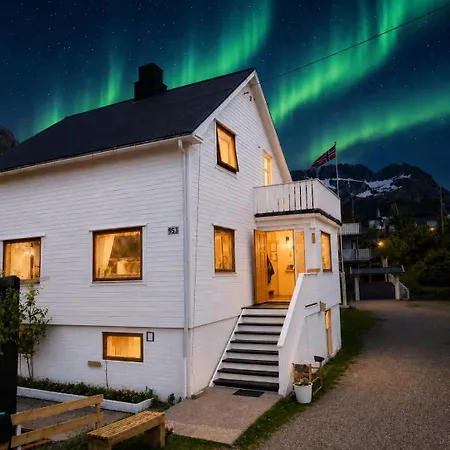 Cozy Tipi - The Lowfo House Lofoten Lüks kamp alanı Moskenes