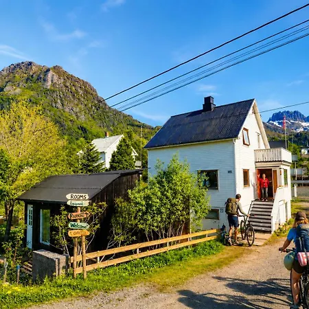 Cozy Tipi - The Lowfo House Lofoten